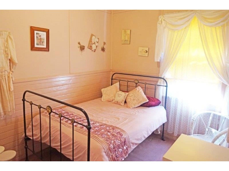 33 Commins St, Junee NSW 2663