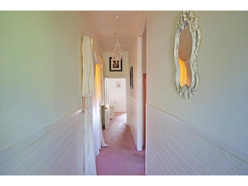 33 Commins St, Junee NSW 2663