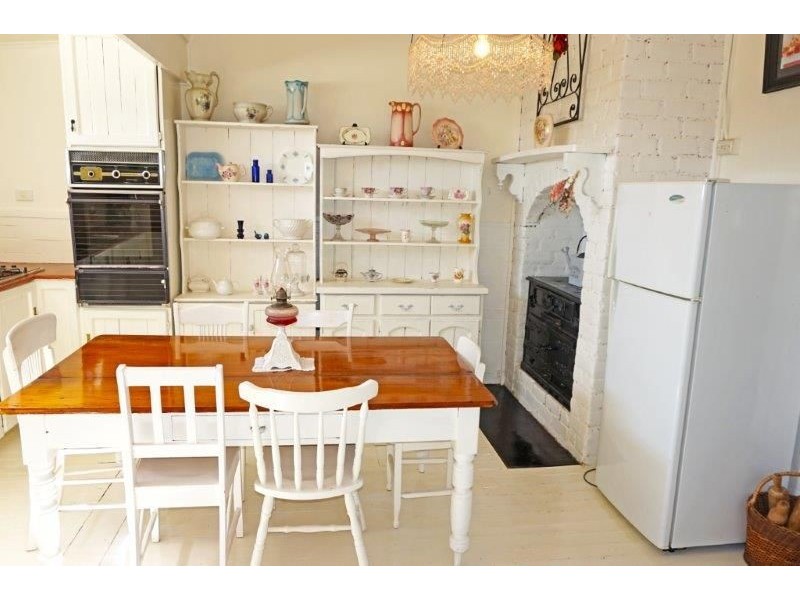 33 Commins St, Junee NSW 2663