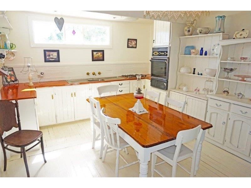 33 Commins St, Junee NSW 2663