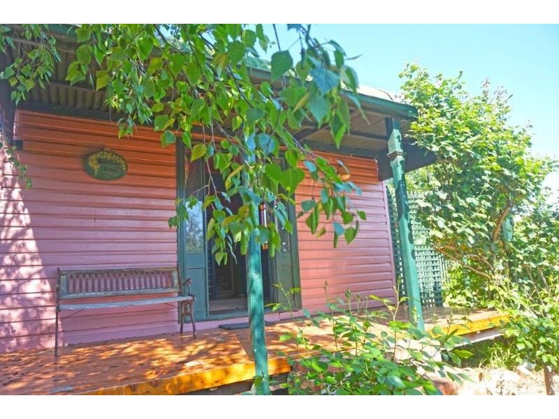 33 Commins St, Junee NSW 2663