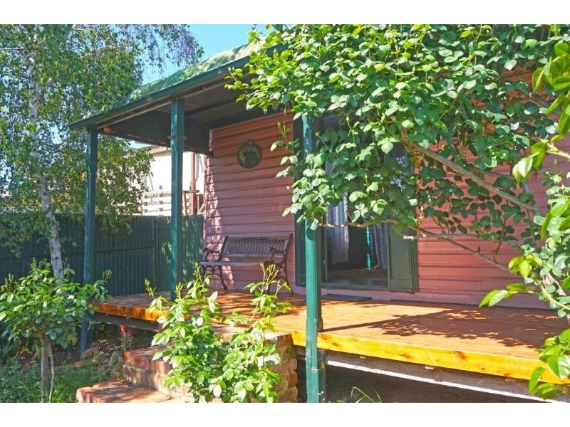 33 Commins St, Junee NSW 2663