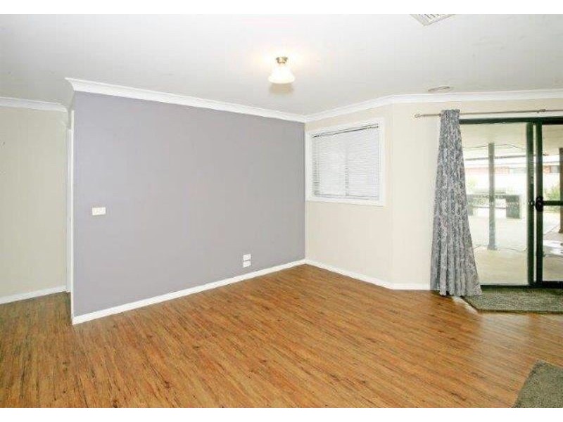 36 Loughan Rd, Junee NSW 2663
