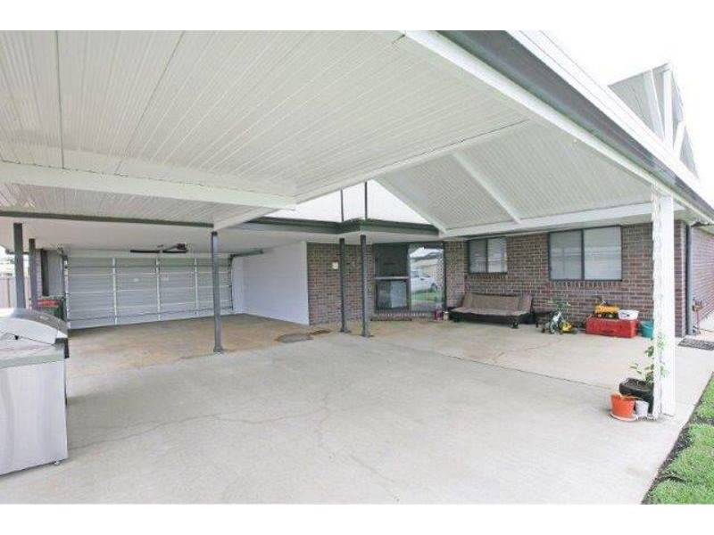 36 Loughan Rd, Junee NSW 2663