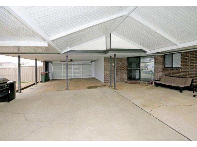 36 Loughan Rd, Junee NSW 2663