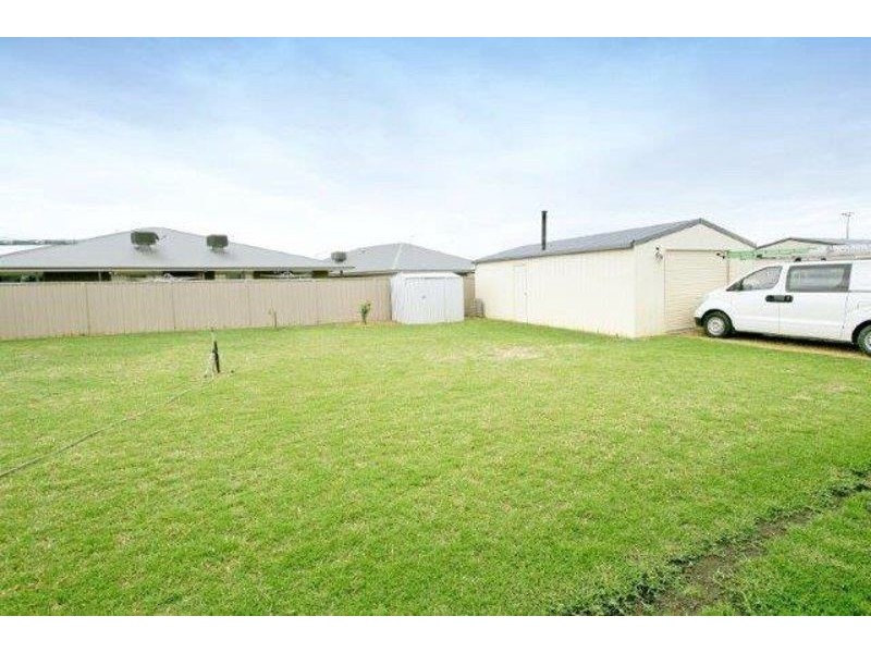 36 Loughan Rd, Junee NSW 2663