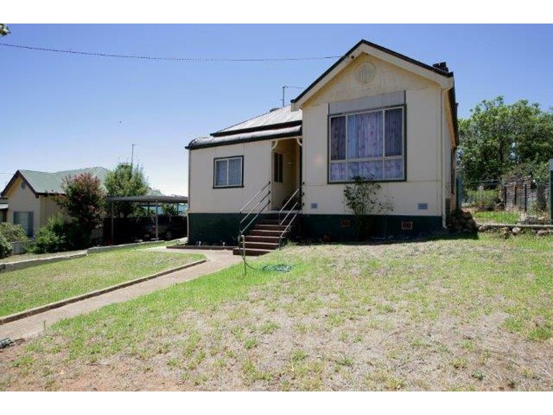 52 George Street, Junee NSW 2663