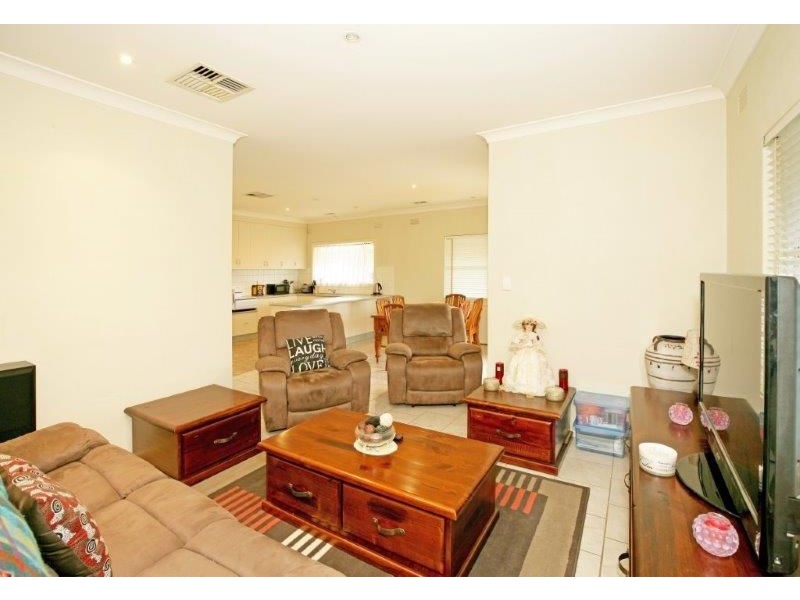 9 Kitchener Street, Junee NSW 2663