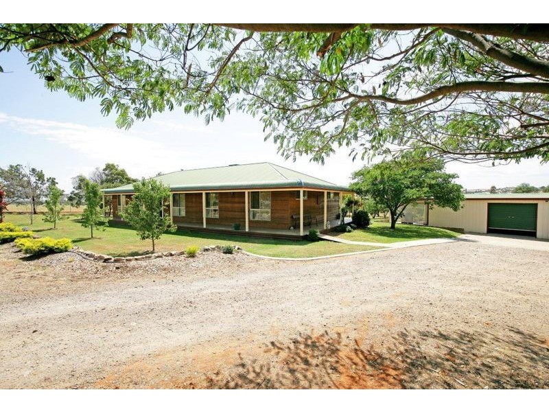21 De Salis Drive, Junee NSW 2663