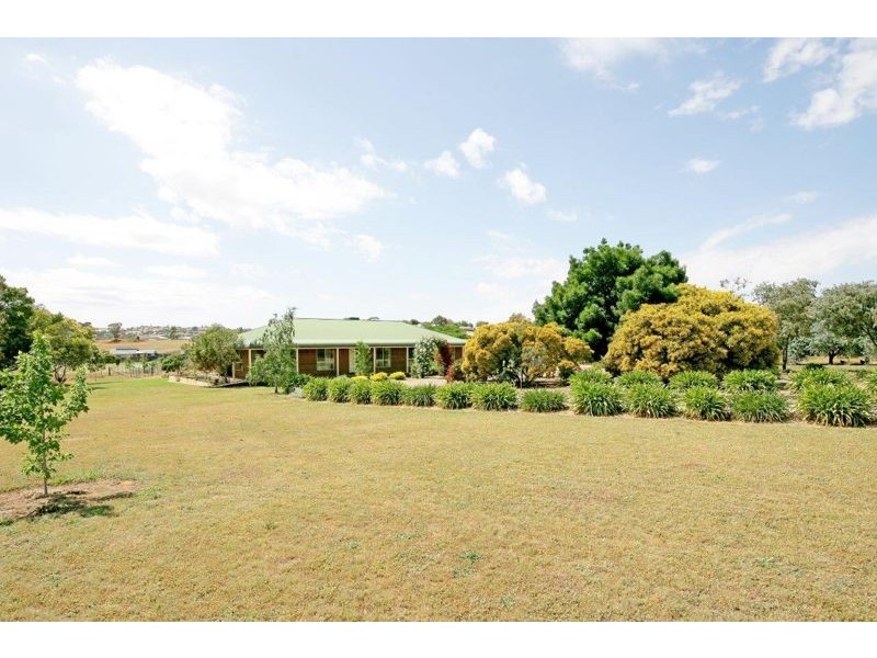 21 De Salis Drive, Junee NSW 2663
