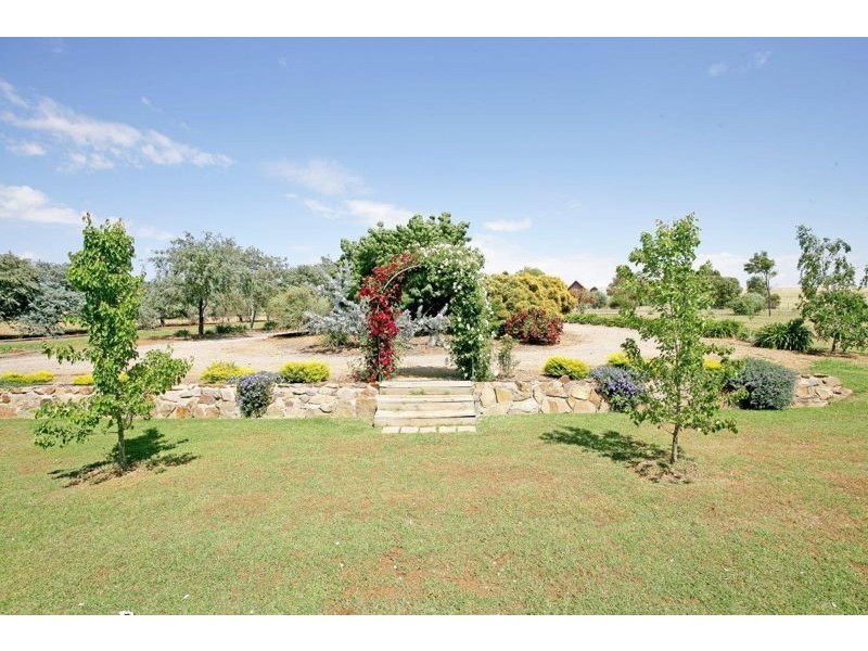 21 De Salis Drive, Junee NSW 2663