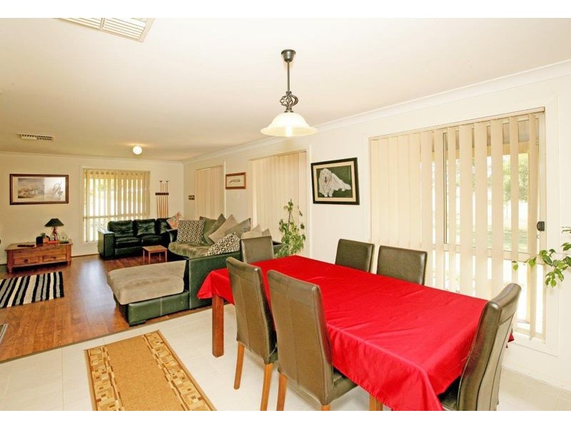 21 De Salis Drive, Junee NSW 2663
