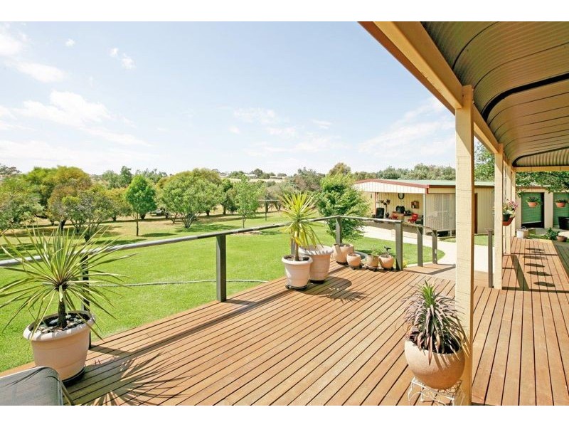 21 De Salis Drive, Junee NSW 2663