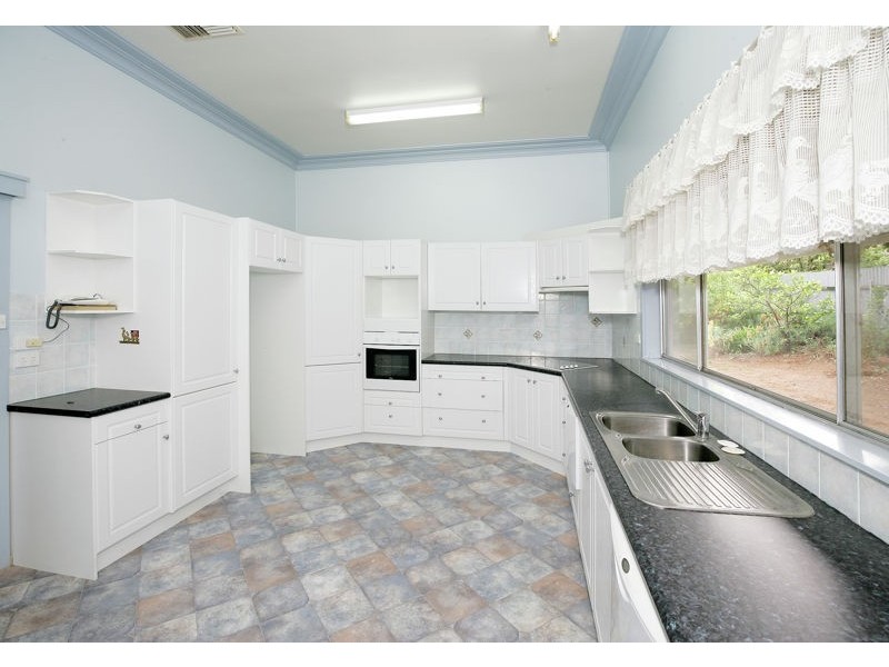 25 Dalley Street, Junee NSW 2663