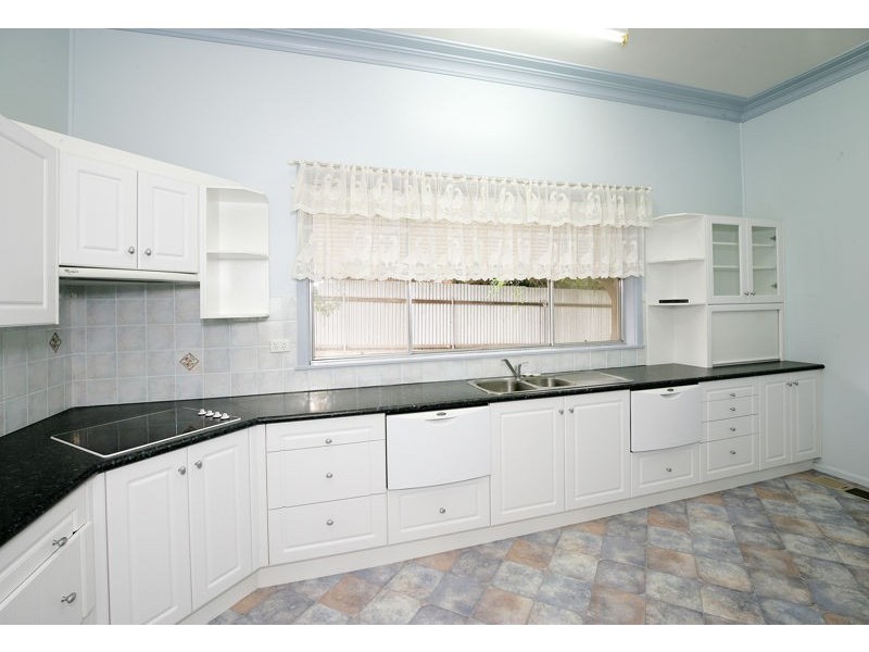 25 Dalley Street, Junee NSW 2663