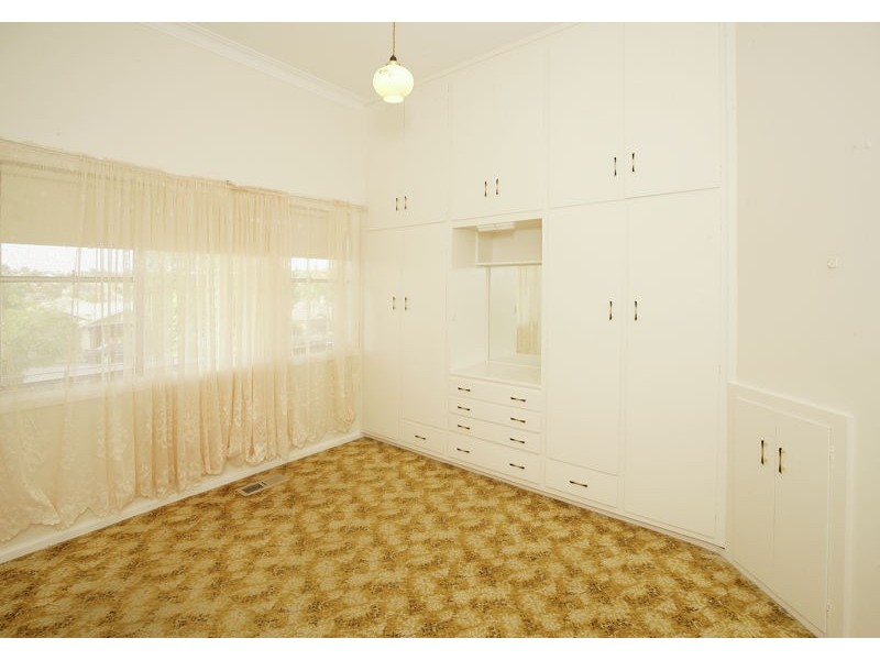 25 Dalley Street, Junee NSW 2663