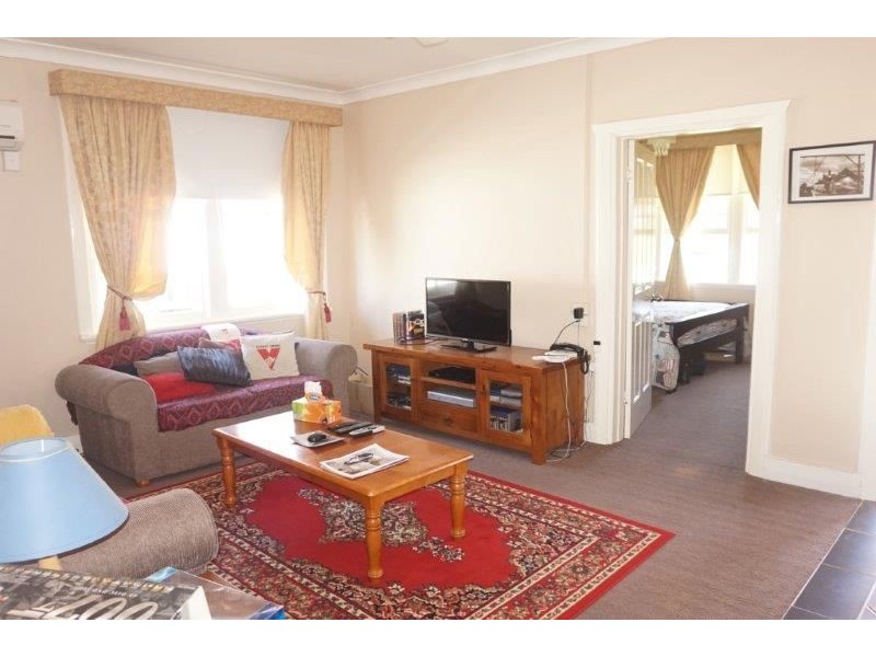 60 Regent St, Junee NSW 2663