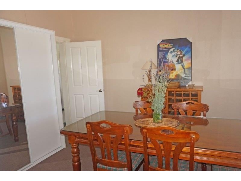 60 Regent St, Junee NSW 2663