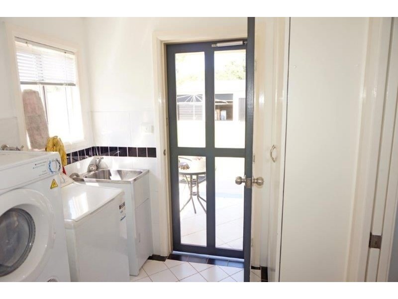 60 Regent St, Junee NSW 2663