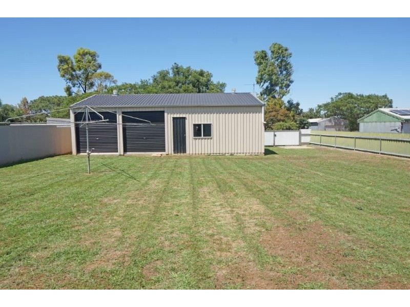 60 Regent St, Junee NSW 2663