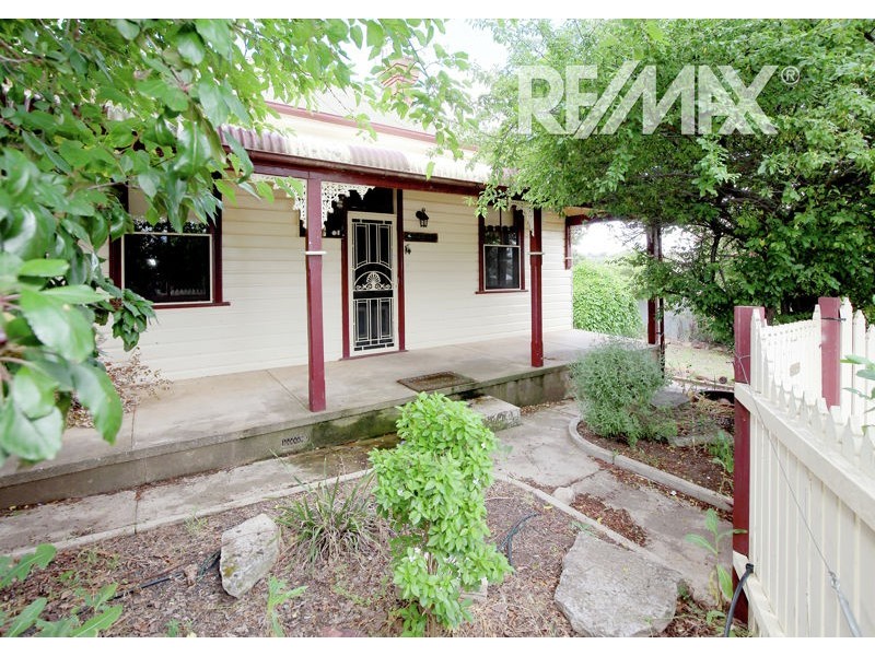 17 Thomas Street, Junee NSW 2663