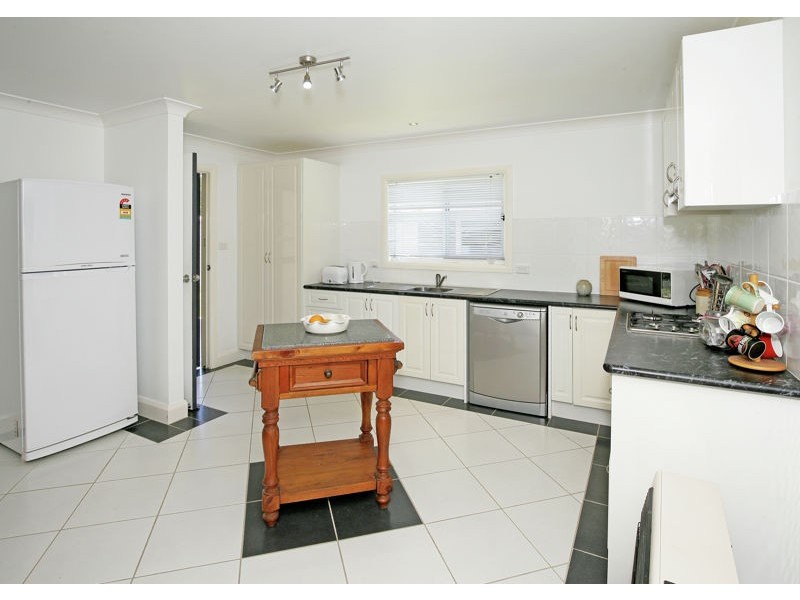 60 Regent Street, Junee NSW 2663