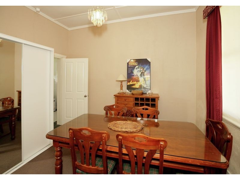 60 Regent Street, Junee NSW 2663