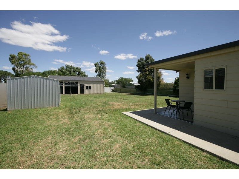 60 Regent Street, Junee NSW 2663