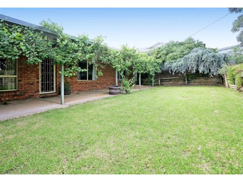 63 Commins Street, Junee NSW 2663