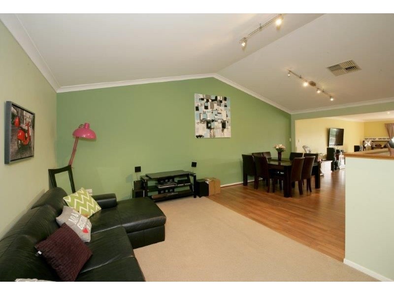 63 Commins Street, Junee NSW 2663