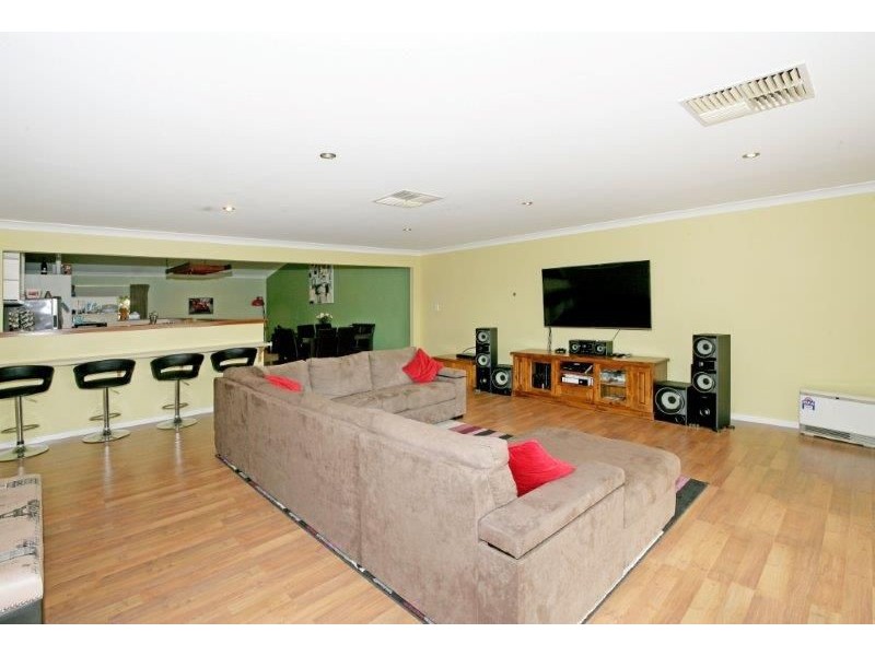 63 Commins Street, Junee NSW 2663