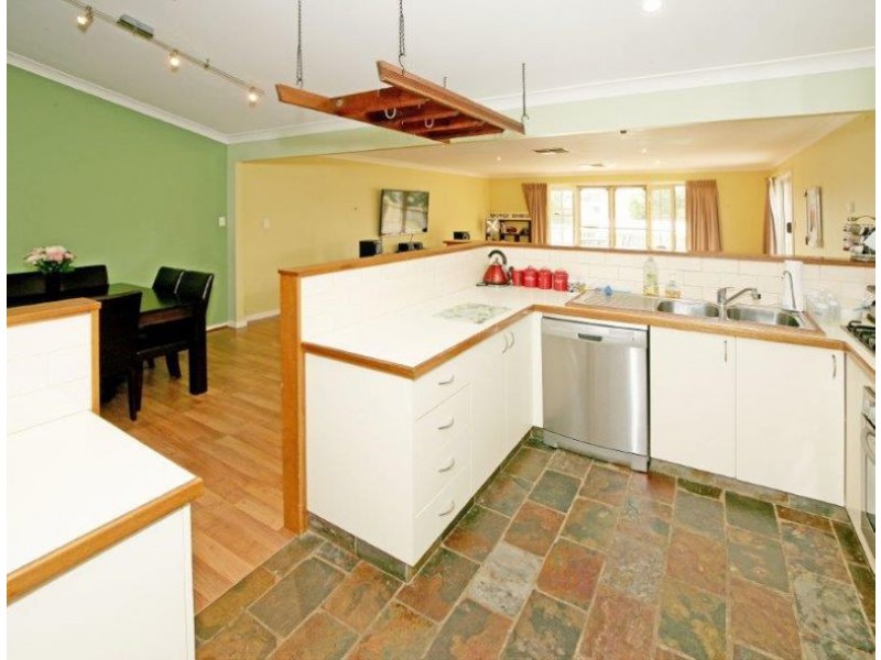 63 Commins Street, Junee NSW 2663