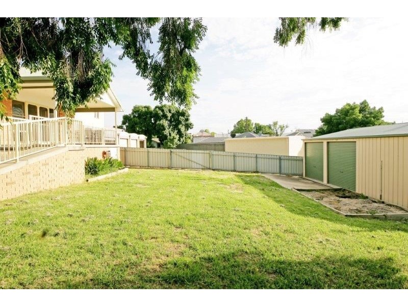 63 Commins Street, Junee NSW 2663