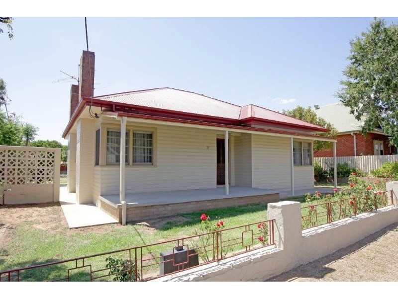 23 Regent Street, Junee NSW 2663