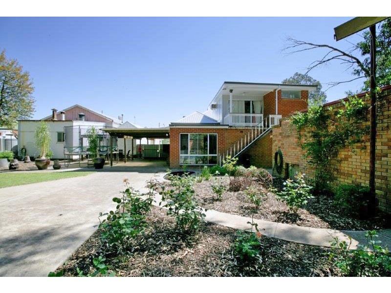 76 Broadway, Junee NSW 2663