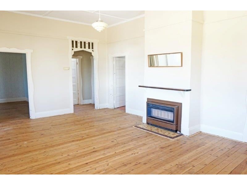 53 Hill St, Junee NSW 2663