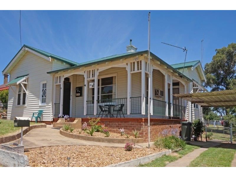 53 Hill St, Junee NSW 2663
