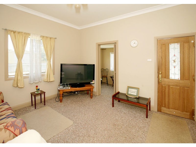 12 Lord Street, Junee NSW 2663