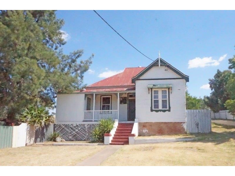 87 George St, Junee NSW 2663