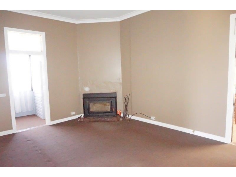 87 George St, Junee NSW 2663