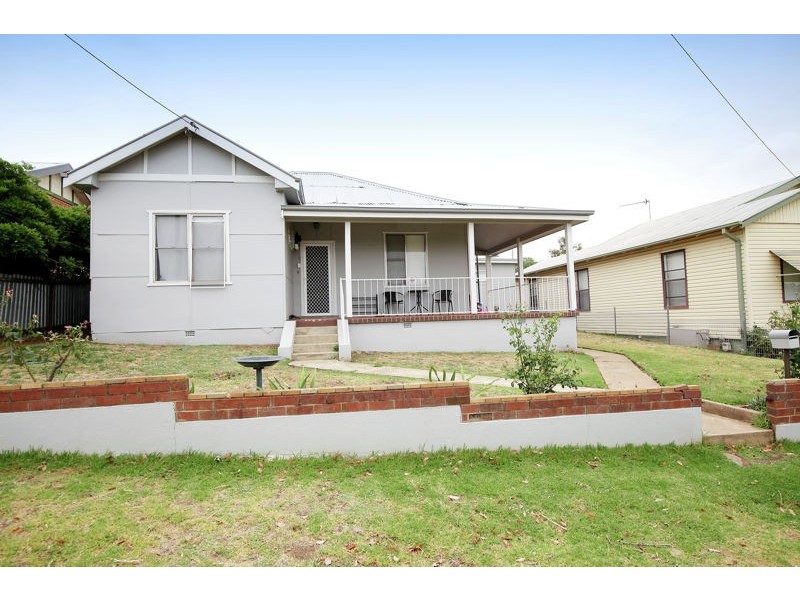 60 Commins Street, Junee NSW 2663