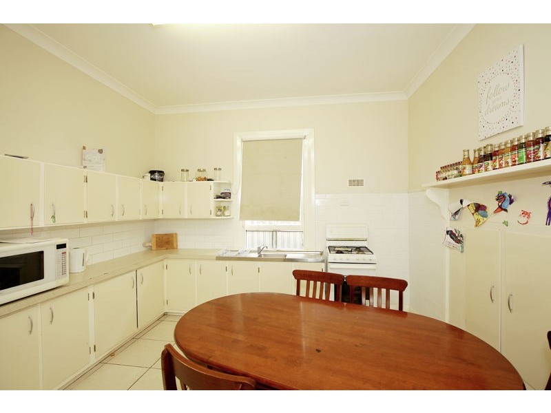 60 Commins Street, Junee NSW 2663