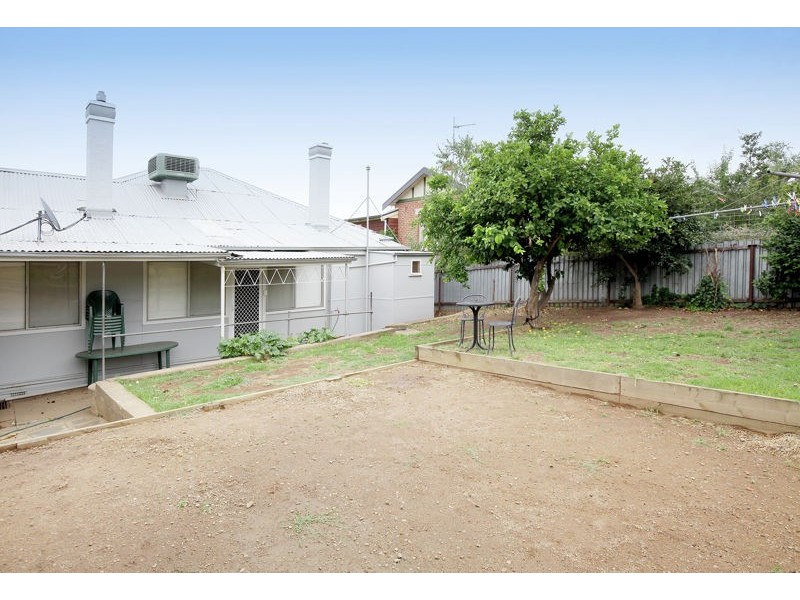 60 Commins Street, Junee NSW 2663