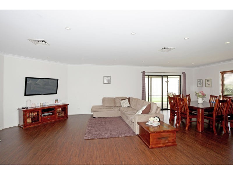 40 Loughan Road, Junee NSW 2663