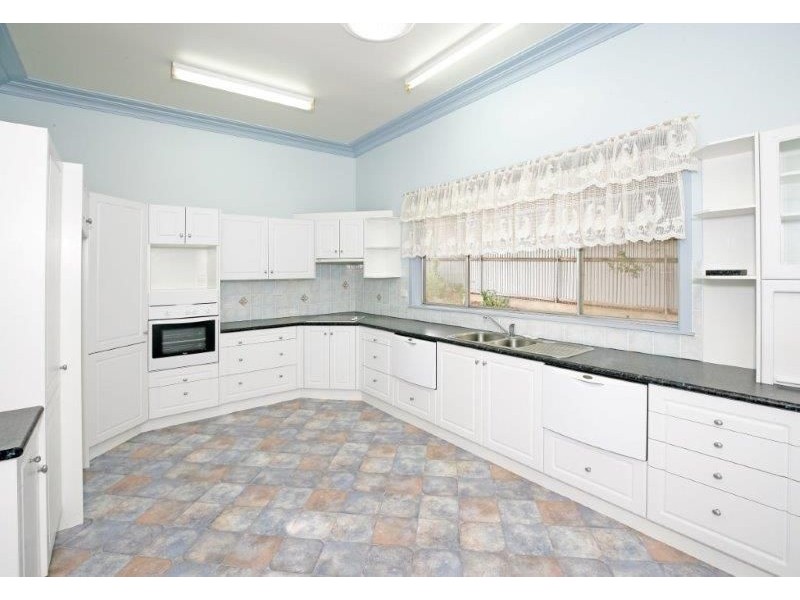 25 Dalley Street, Junee NSW 2663