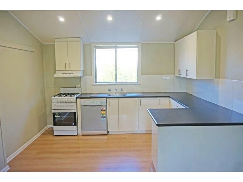 4 Broadway, Junee NSW 2663