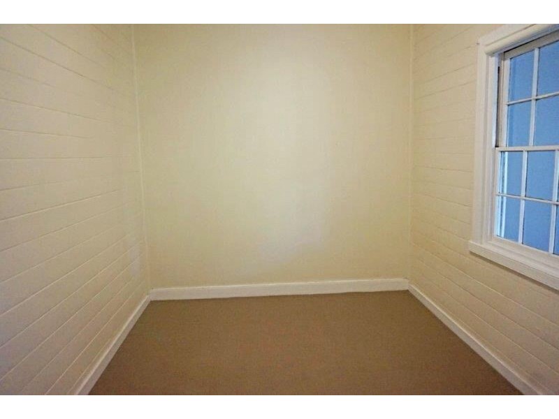 4 Broadway, Junee NSW 2663