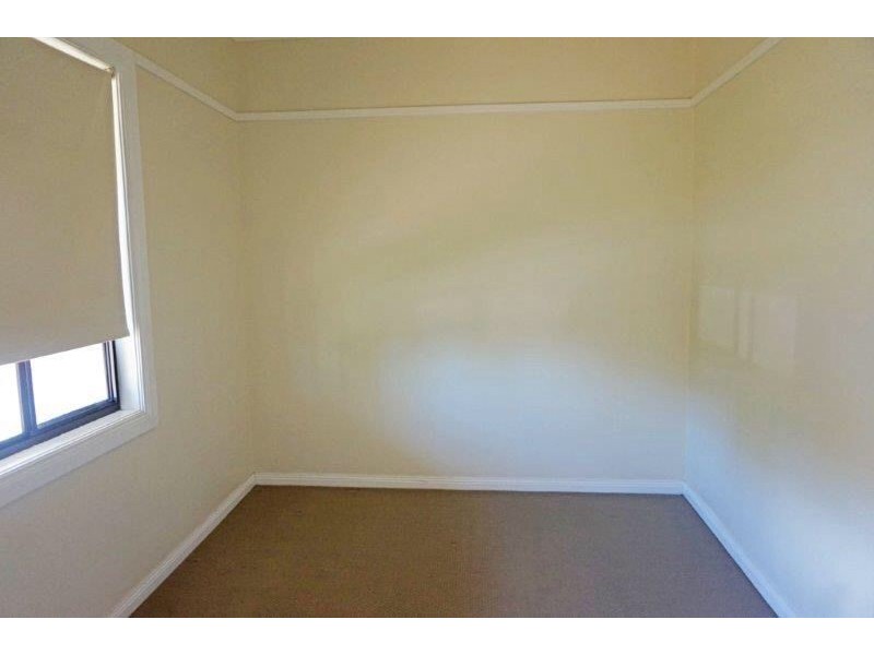 4 Broadway, Junee NSW 2663