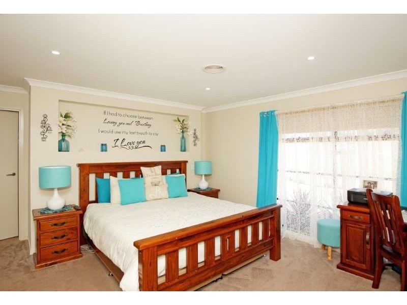 5 Walster St, Junee NSW 2663