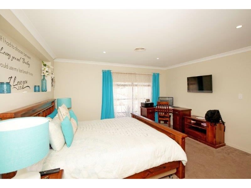 5 Walster St, Junee NSW 2663